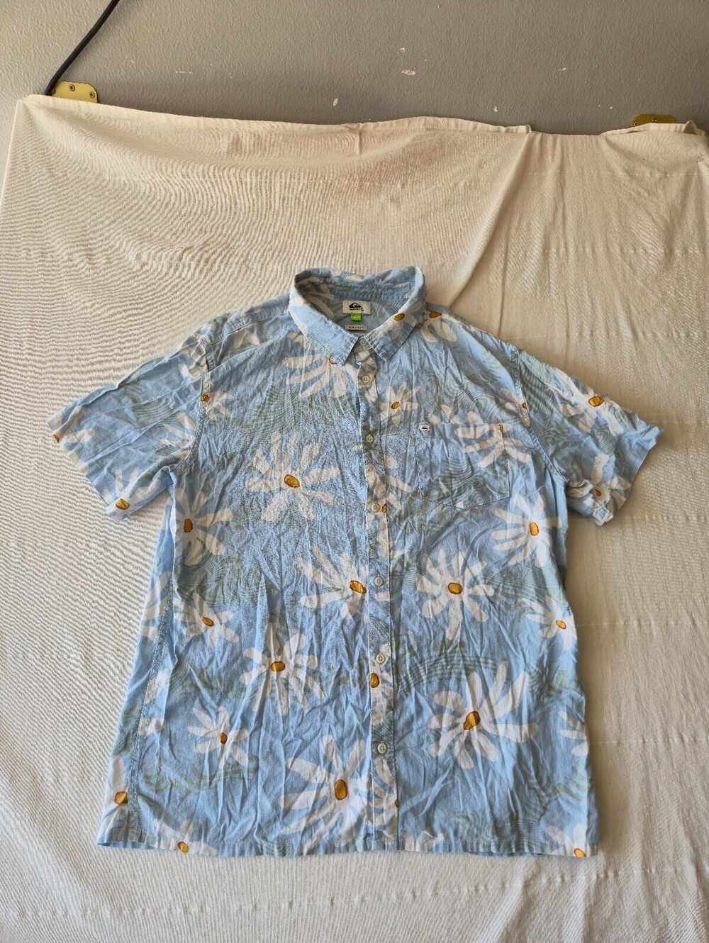 Quiksilver Regular Fit XL Light Blue Floral Button-Up Shirt